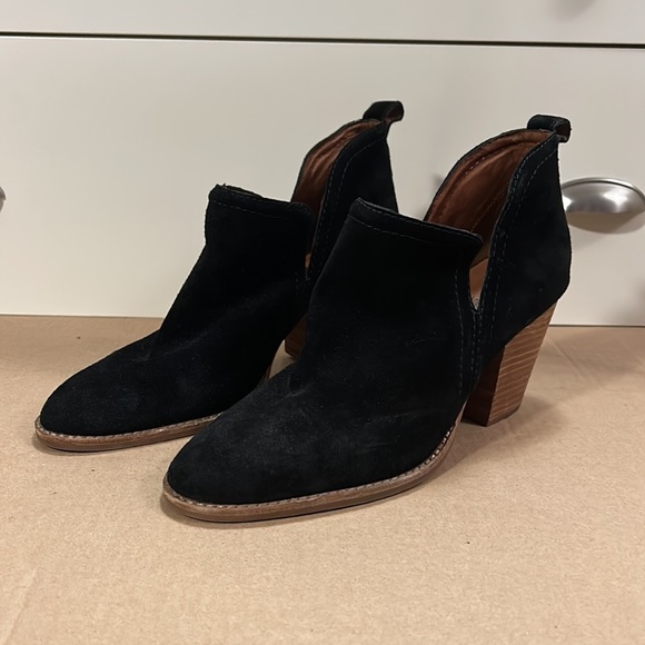 JEFFREY Campbell Rosalee Black Suede Booties size 9.5- like new condition - Picture 5 of 16